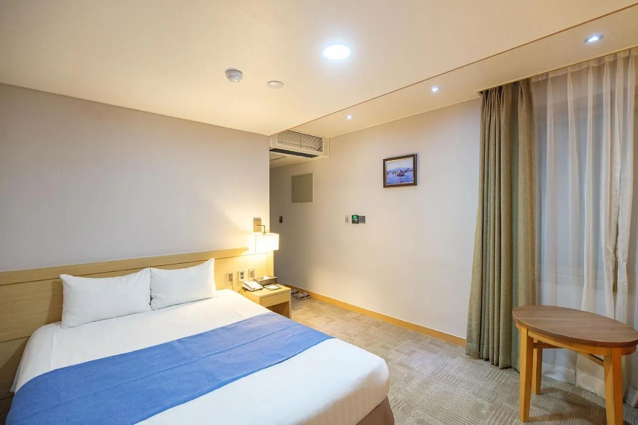 Aewol Beach Hotel Jeju