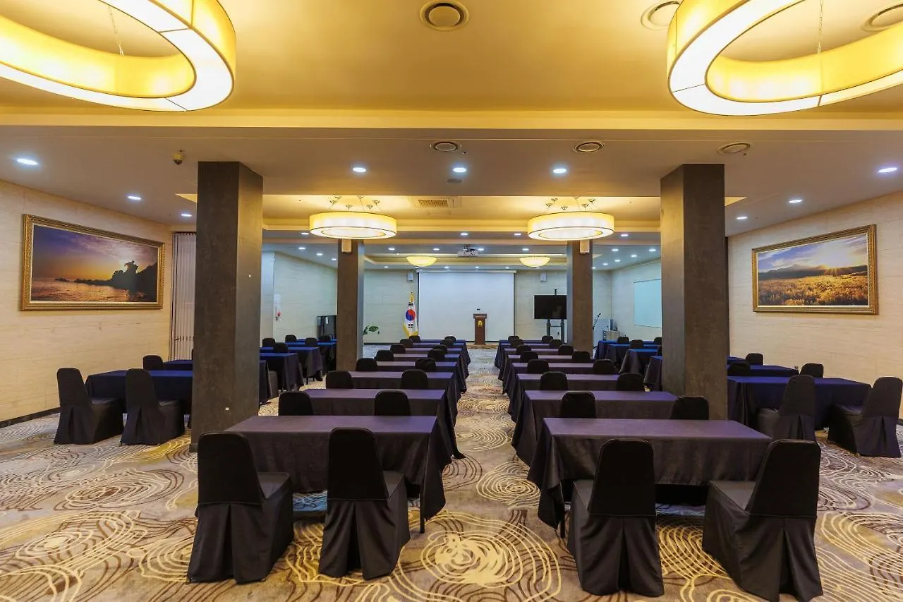 Aewol Beach Hotel Jeju